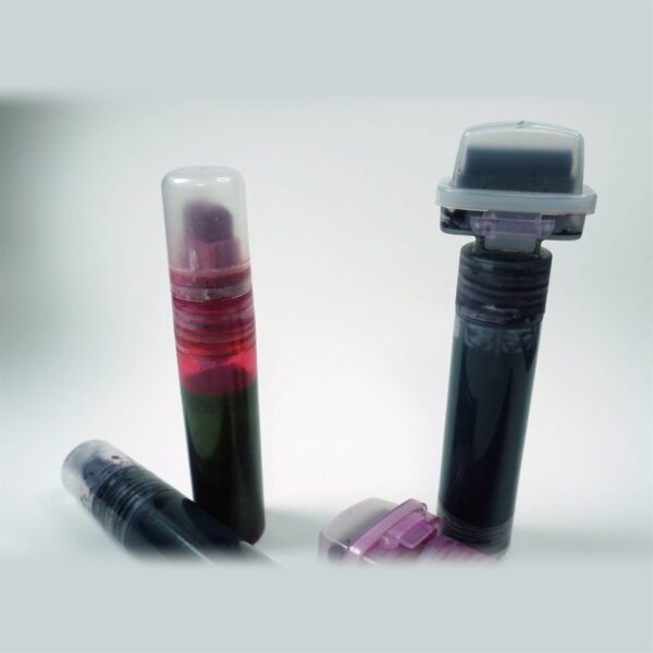 Marcadores rellenos de 15 y 30 mm con tinta negra y roja, de cerca